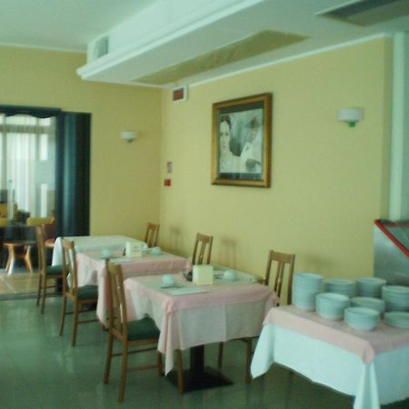 La Perla B&B Hotel Roseto Degli Abruzzi Exterior foto