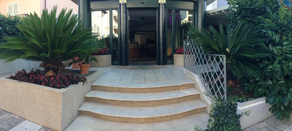 La Perla B&B Hotel Roseto Degli Abruzzi Exterior foto
