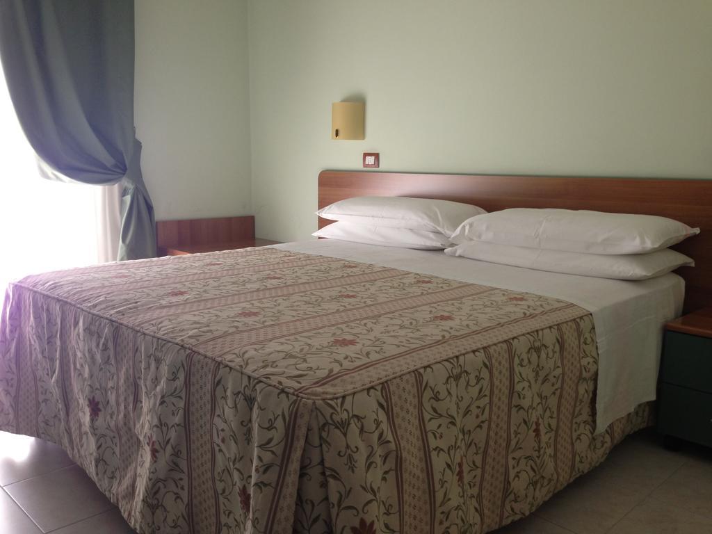 La Perla B&B Hotel Roseto Degli Abruzzi Exterior foto
