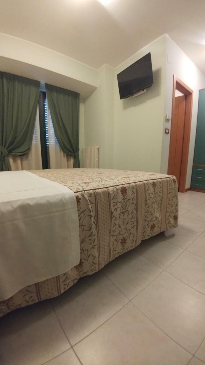 La Perla B&B Hotel Roseto Degli Abruzzi Exterior foto